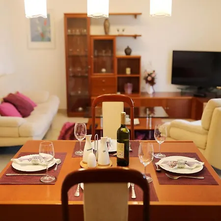 Apartman Rony Lägenhet *