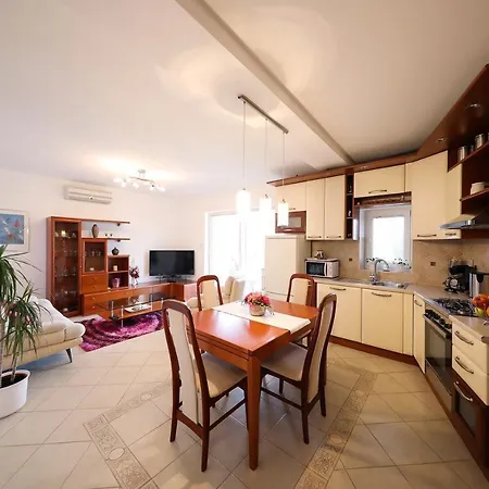 Apartman Rony Lägenhet *
